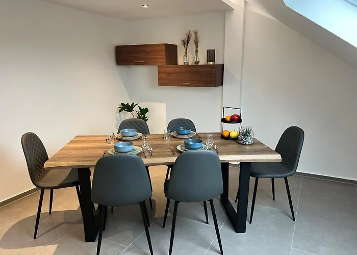 2 Διαμέρισμα *